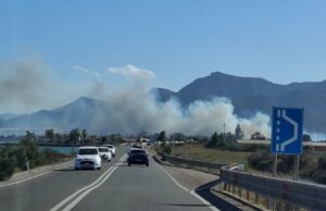 Paura a Capoterra, fiamme a Rio San Girolamo: nuvola di fumo sulla 195