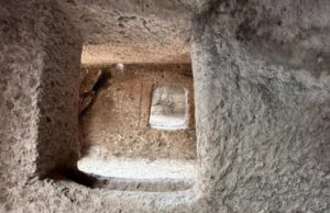 Bonorva, gli scavi riportano alla luce tre domus de janas