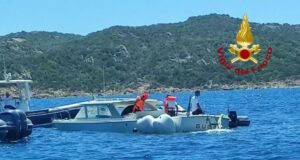 Costa Smeralda, barca in secca: salvate quattro persone a bordo