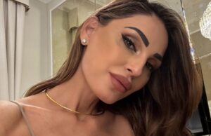 Polemiche su Anna Tatangelo: “È andata in Sardegna, ma doveva esibirsi a Trapani”