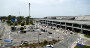 Elmas, in aeroporto con 63 ovuli di cocaina nel corpo: arrestata