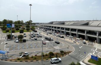 Elmas, in aeroporto con 63 ovuli di cocaina nel corpo: arrestata
