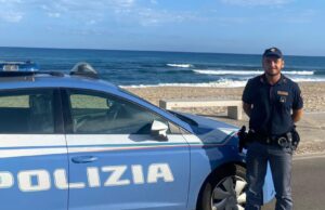 Eroico gesto di un poliziotto a Palau: salva una donna in mare