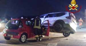 Budoni, violento scontro tra due auto: paura per una bombola di Gpl