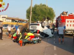 Arzachena, scontro violentissimo: vettura ribaltata, 5 feriti