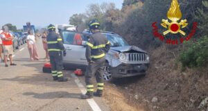 Santa Teresa di Gallura, due auto si scontrano e finiscono fuori strada