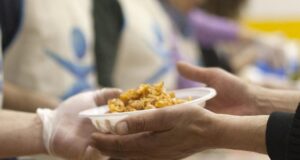 Sardegna, altro che lettini in spiaggia: “180mila sardi in povertà assoluta”