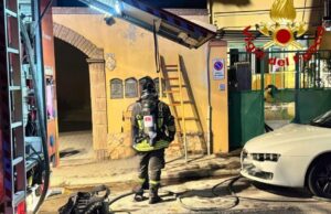 Terrore a Monserrato, incendio avvolge una casa: salvata una famiglia