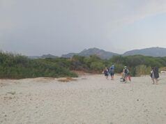 In Sardegna piove a Ferragosto, bagnanti “in fuga” dalle spiagge