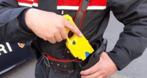 Morto dopo l’uso del taser: iniziata l’autopsia sul corpo di Demartis