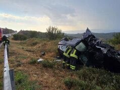 Tremendo incidente a Nuoro, auto sbanda e si ribalta più volte: gravissimo un uomo