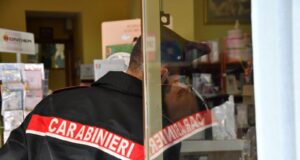 Calasetta, rubava soldi dal bancomat di un centenario: badante denunciato