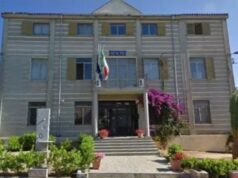 Paura a Telti, colpi di fucile alle finestre dell’edificio comunale