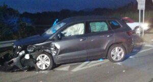 Riola Sardo, scontro tra auto mentre andavano al mare: una donna ferita