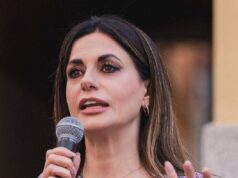 Rossella Brescia denuncia: “Un passeggero ha fumato sul volo Cagliari-Roma”