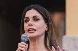 Rossella Brescia denuncia: “Un passeggero ha fumato sul volo Cagliari-Roma”