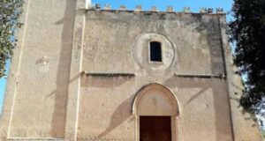 Settimo San Pietro, l’ultimo saluto al piccolo Alessio: è il giorno del lutto