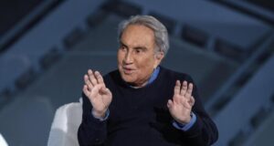 Morto Emilio Fede, il noto giornalista aveva 94 anni: la Sardegna nel cuore