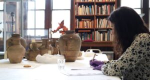 Tesori di Tharros, dalla Gran Bretagna a Cabras: resi 132 reperti archeologici