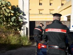 Cagliari, si oppone allo sfratto danneggiando l’immobile con l’escavatore