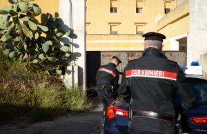 Cagliari, si oppone allo sfratto danneggiando l’immobile con l’escavatore