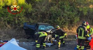 Nuoro, scontro frontale alle porte della città: 10 feriti