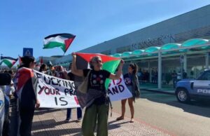 Militari israeliani in Sardegna: scatta la protesta all’aeroporto di Olbia