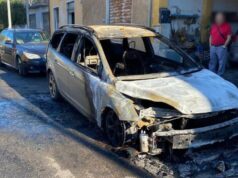 Cabras, incendiata un’altra auto: è la terza negli ultimi due mesi