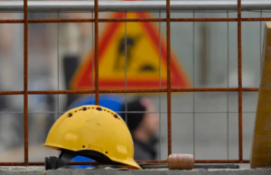 Cagliari, incidente sul lavoro a Pirri: operaio precipita da un’impalcatura