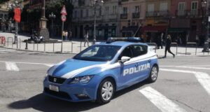 Cagliari, brutale aggressione in Piazza Yenne: giovane straniero ferito