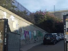 Cagliari, masse di rifiuti nel parcheggio di via Trentino: accessi contingentati