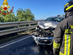 Macomer, violento scontro tra un’auto e un camion: ferita una donna