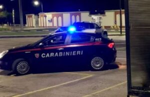 Fiamme a Olbia, incendio in un negozio di fiori davanti al cimitero