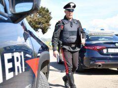 Carbonia, fermato con una scacciacani senza tappo rosso: 50enne nei guai