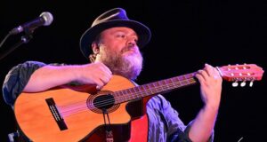 Stefano Fresi e il nonno sardo: “Educo mio figlio con i suoi insegnamenti”