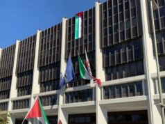 Cagliari, corteo per Gaza: bandiera palestinese sul palazzo Consiglio Regionale