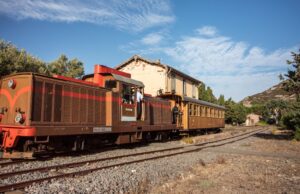Deraglia il Trenino Verde tra Bosa e Macomer, spavento per 20 turisti a bordo