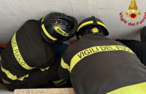 Paura a Golfo Aranci, 60enne cade in una condotta di aerazione