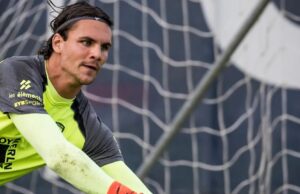 Cagliari, Ciocci elogia Caprile: “Grande portiere: è tra i più in forma in Europa”