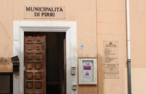 Piazza dei Carrubi Pirri, maggioranza vota contro sfiduciando l’assessore