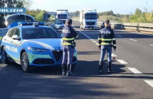 Cocaina sotto i sedili dell’auto: arrestati due giovani sulla 131