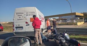 Paura sulla 130 nel territorio di Assemini, scontro tra moto e camion