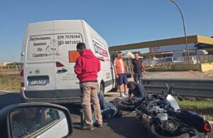 Paura sulla 130 nel territorio di  Assemini, scontro tra moto e camion