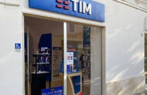 Oristano, furto con scasso in un centro Tim: bottino da oltre 20.000€