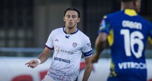 Verona-Cagliari 2-2, partita pirotecnica: sotto di 2 gol i rossoblù risorgono