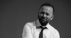 Enrico Galiano: “La scrittura costruisce ponti che ci fanno incontrare”