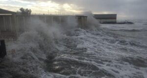 Maltempo Sardegna, disagi per le forti raffiche di vento e violente mareggiate