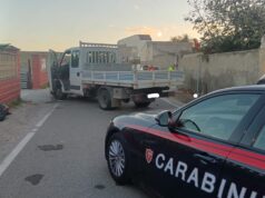 Tremendo incidente a Carloforte: moto contro camion, 61enne in pericolo di vita