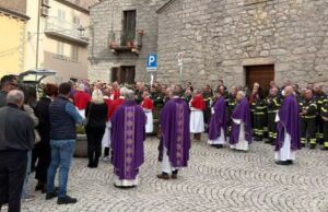 Calangianus si stringe nel dolore: folla smisurata per i funerali di Omar Masia