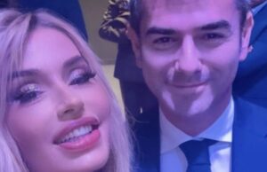 Valeria Marini e il selfie con Massimo Zedda: “Mi sento veramente sarda”